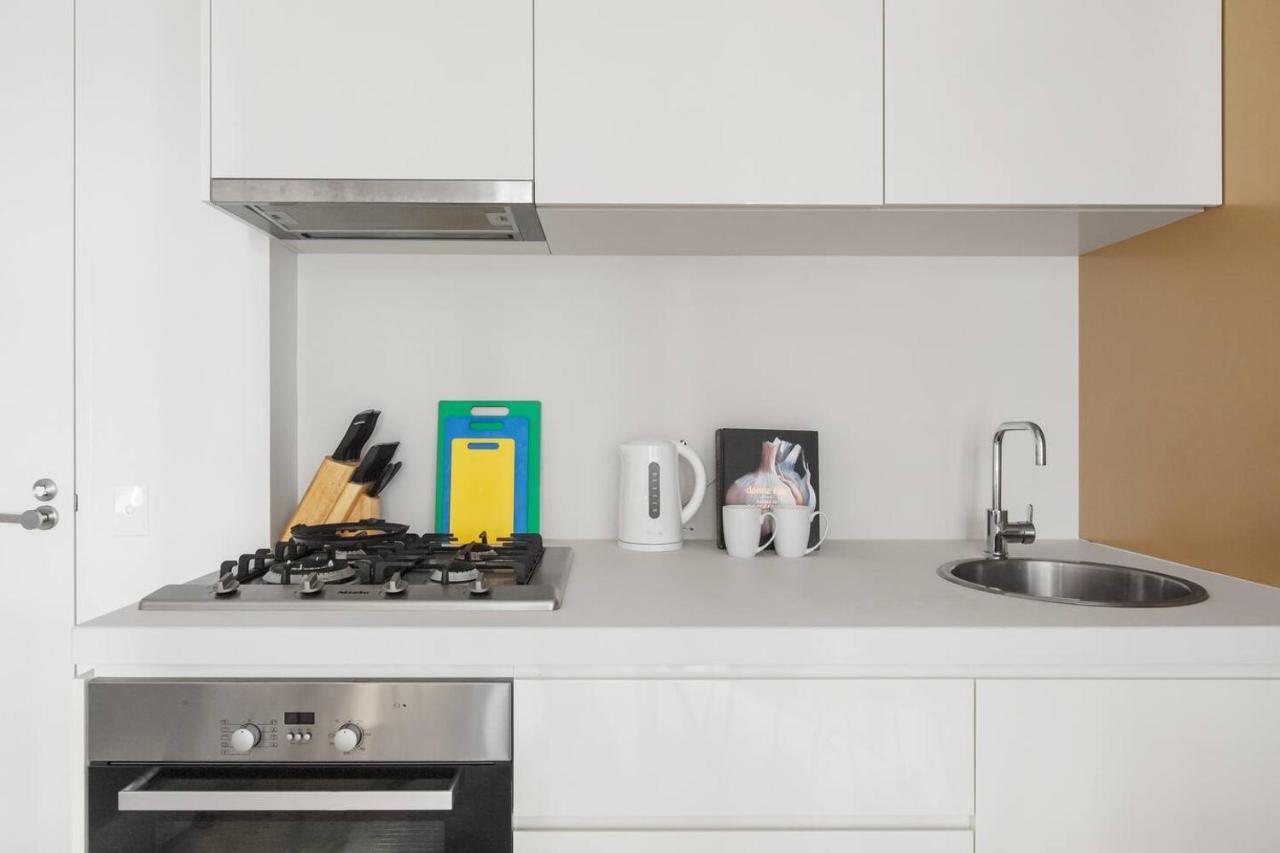 Central Sleek City Living Close To Everything Melbourne Exteriör bild